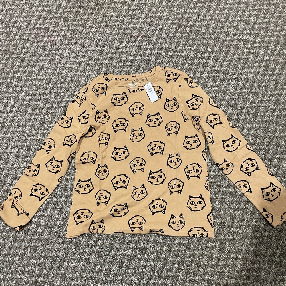 Girls Old Navy long sleeve Tee. Brand new